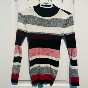 Majora Strechy turtle neck sweater